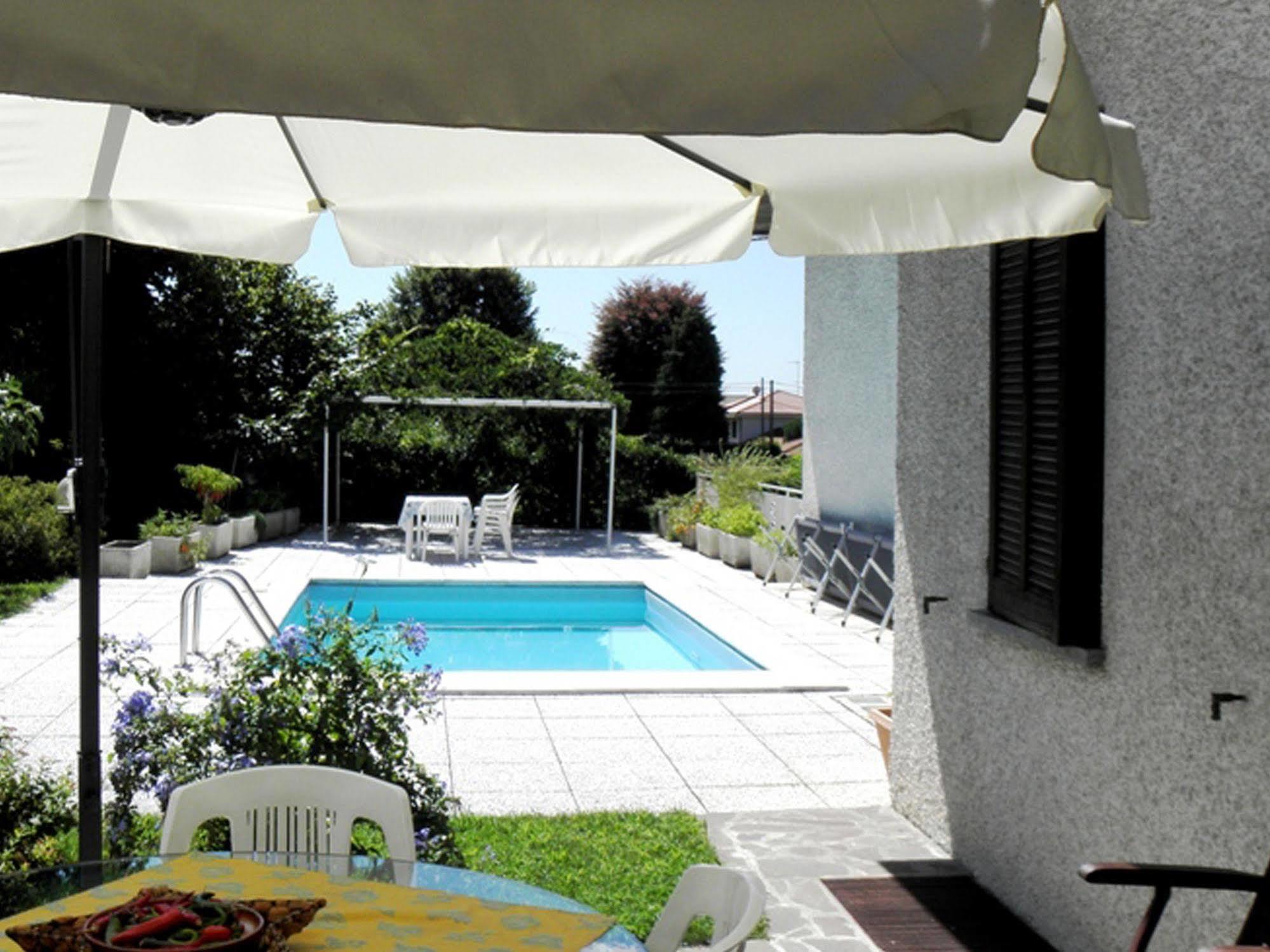 B&B Villa Monterosa Con Piscina Castronno Exteriér fotografie